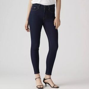 Levi’s 721 Women Dark Blue Skinny Jeans